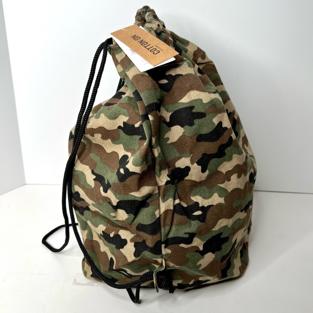 Camouflage Drawstring Backpack - Picture 2 of 3